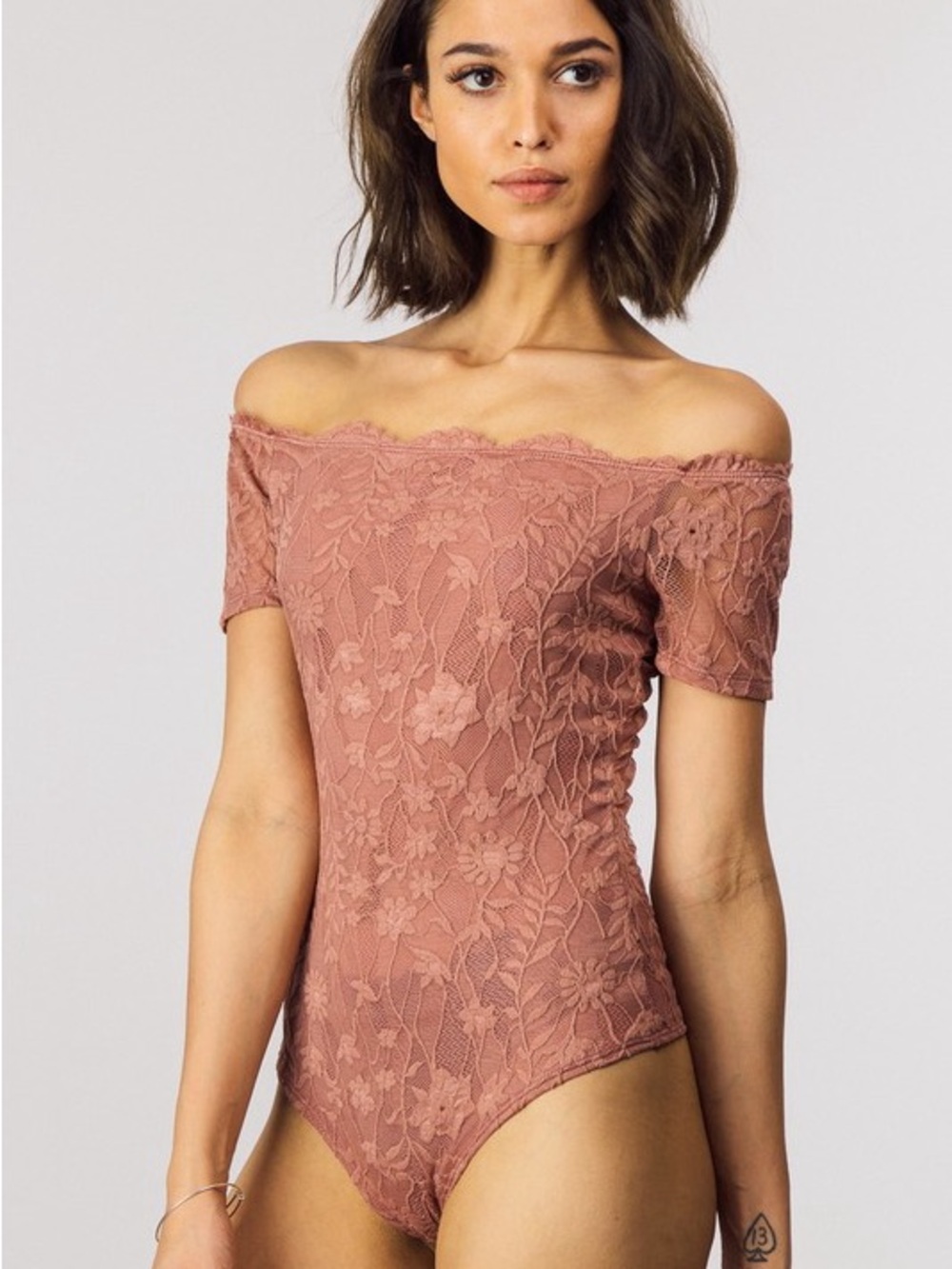 Off-Shoulder Lace Bodysuit in Dusty Rose